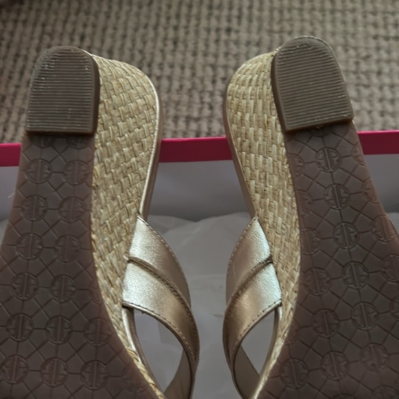 Lilly Pulitzer McKim Wedge size 9 - Picture 3 of 4